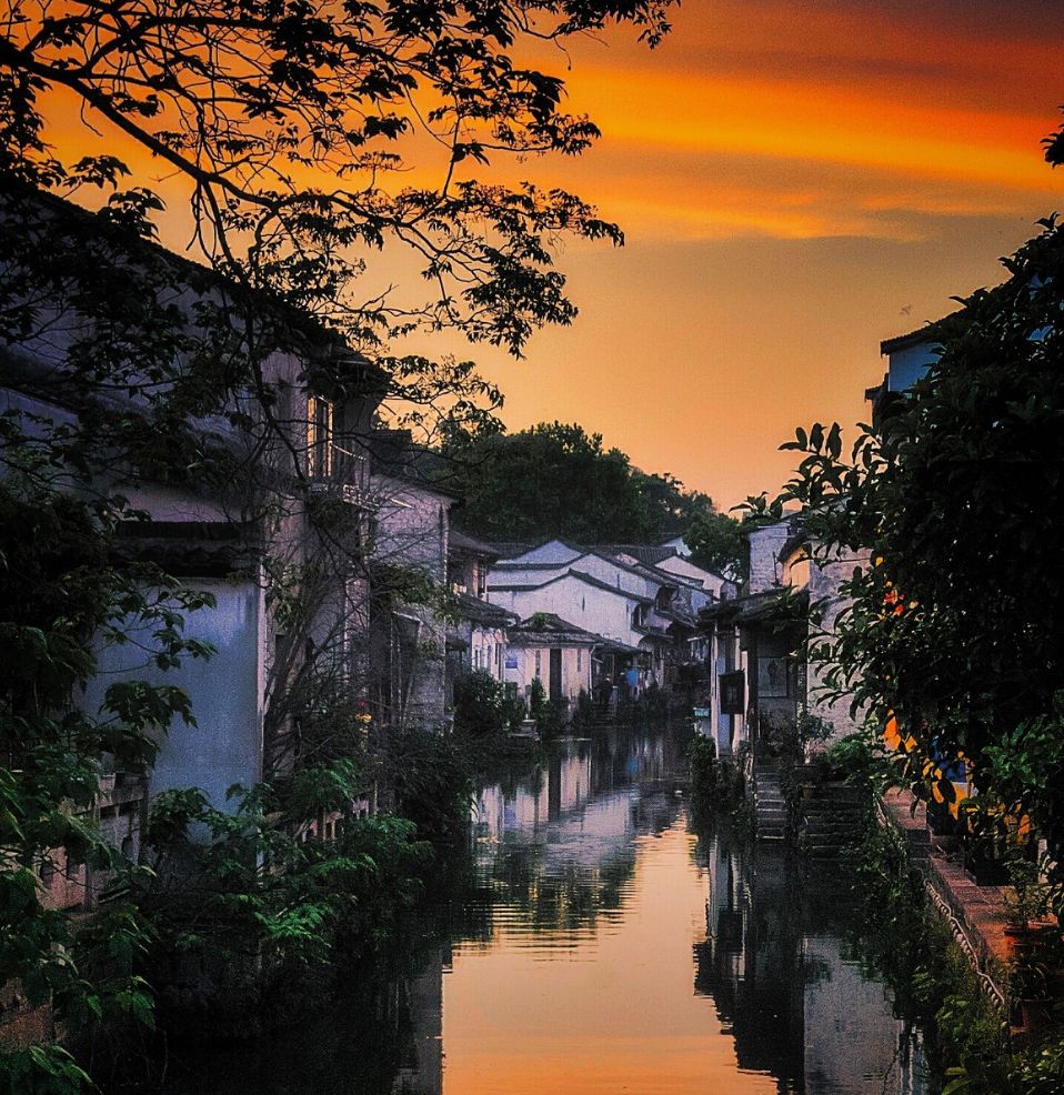 深夜福彩，與自然美景的邂逅與內心的平和之旅